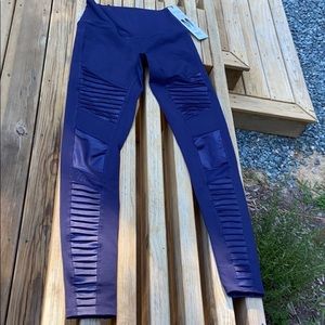 Alo Moto Yoga Pants - Navy blue brand new